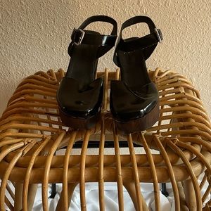 Topshop Black patent leather platform mary janes. Size 8.